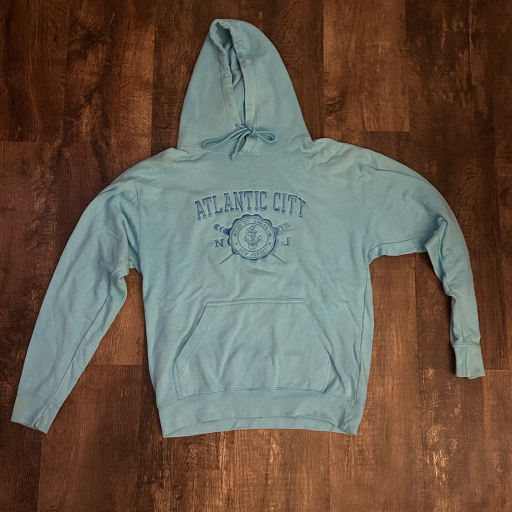 Womans Atlantic City light blie sweatshirt, size medium
